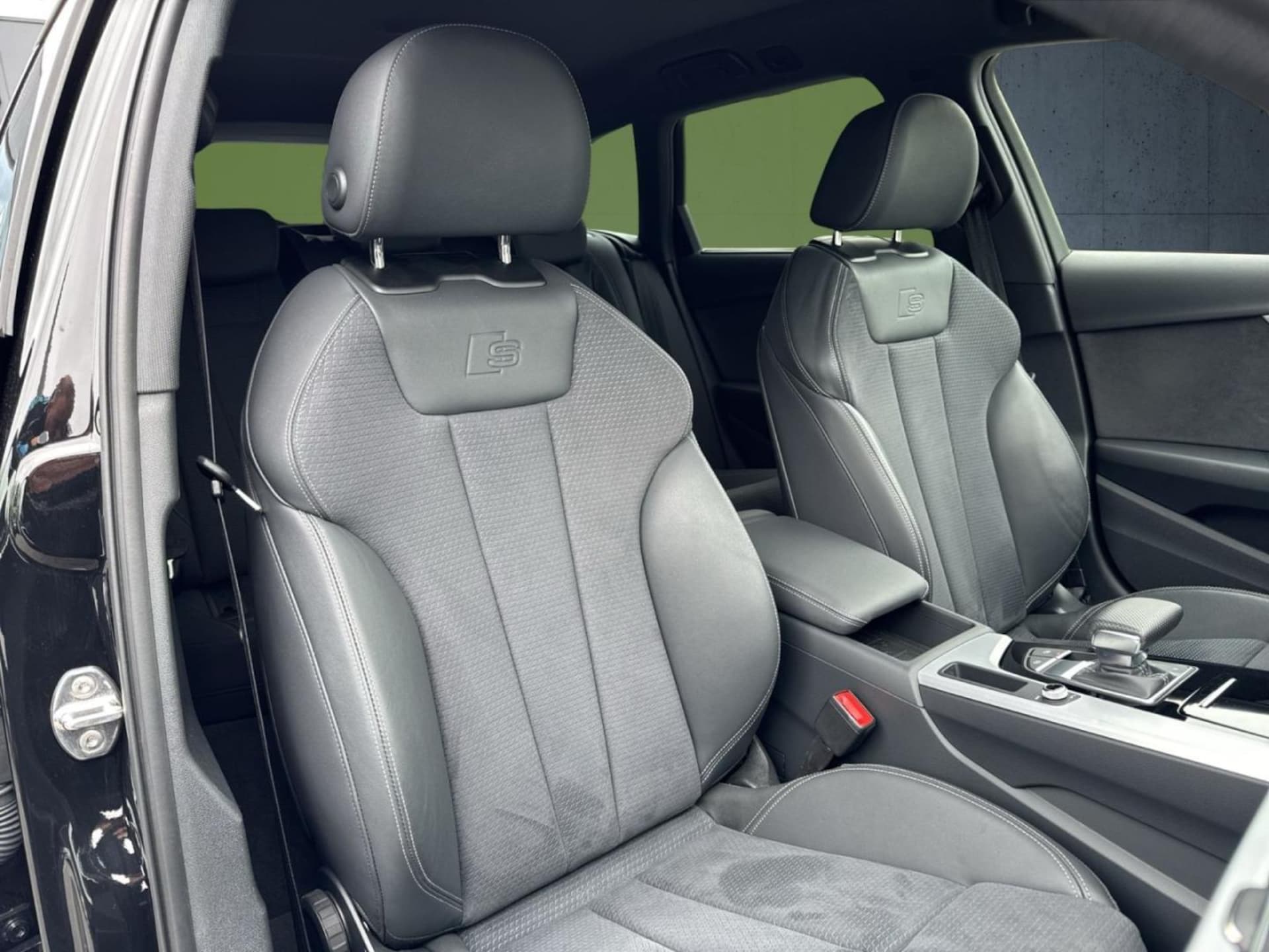 Audi A4 Avant S line