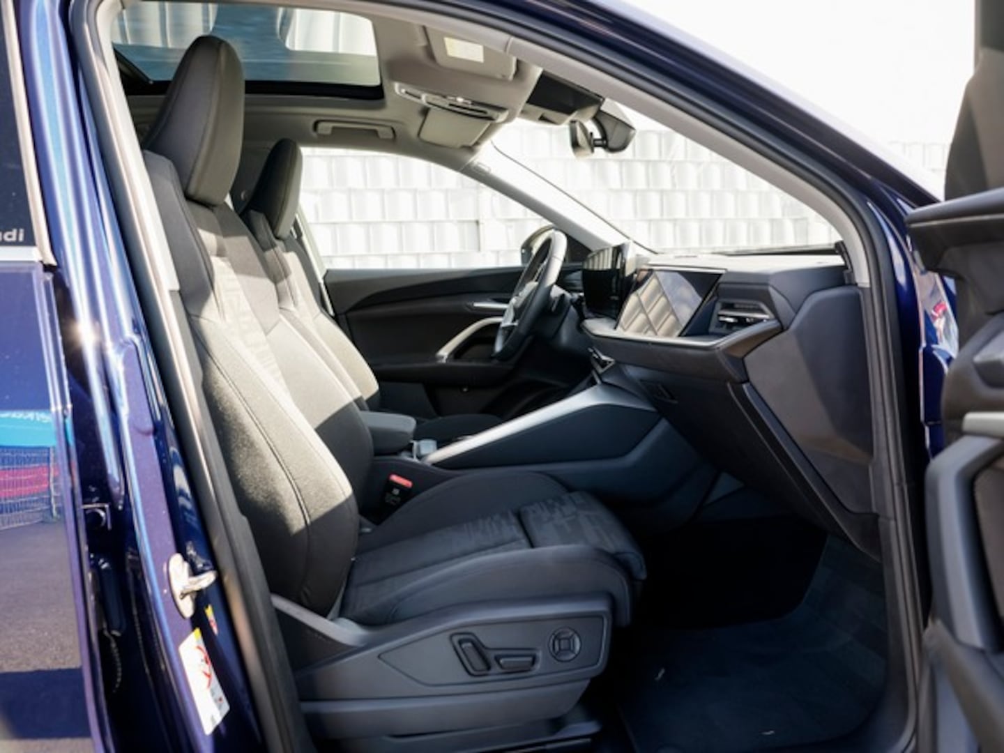 Bild über Audi Q5 SUV TFSI quattro 150 kW S tronic - für weitere Informationen kontaktieren Sie den Audi Partner