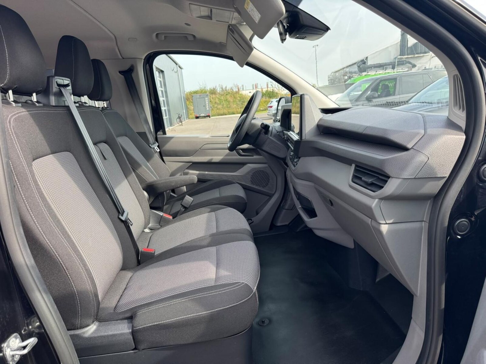 Volkswagen Transporter Kombi langer Radstand – Bild 16
