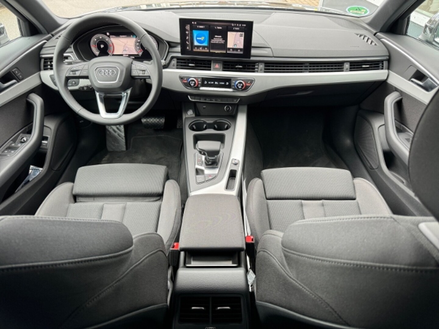 Bild über Audi A4 Avant advanced 35 TDI S tronic - für weitere Informationen kontaktieren Sie den Audi Partner