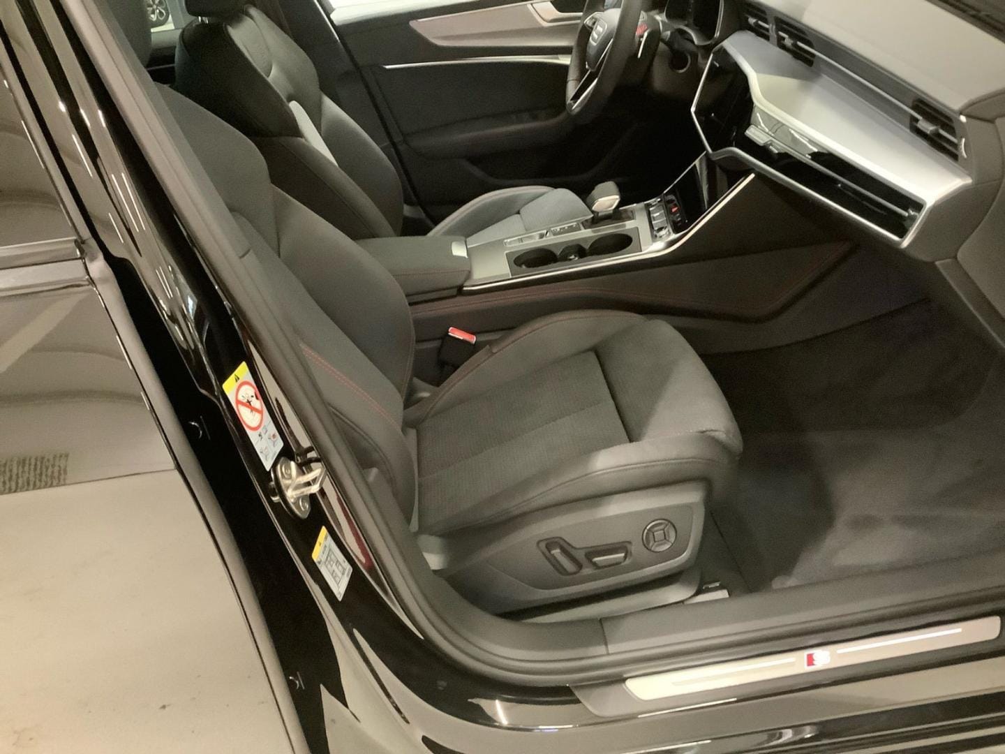 Bild über Audi A6 Avant S line 50 TDI quattro tiptronic - für weitere Informationen kontaktieren Sie den Audi Partner