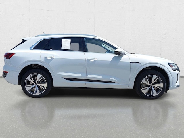 2024 Audi Q8 e-tron