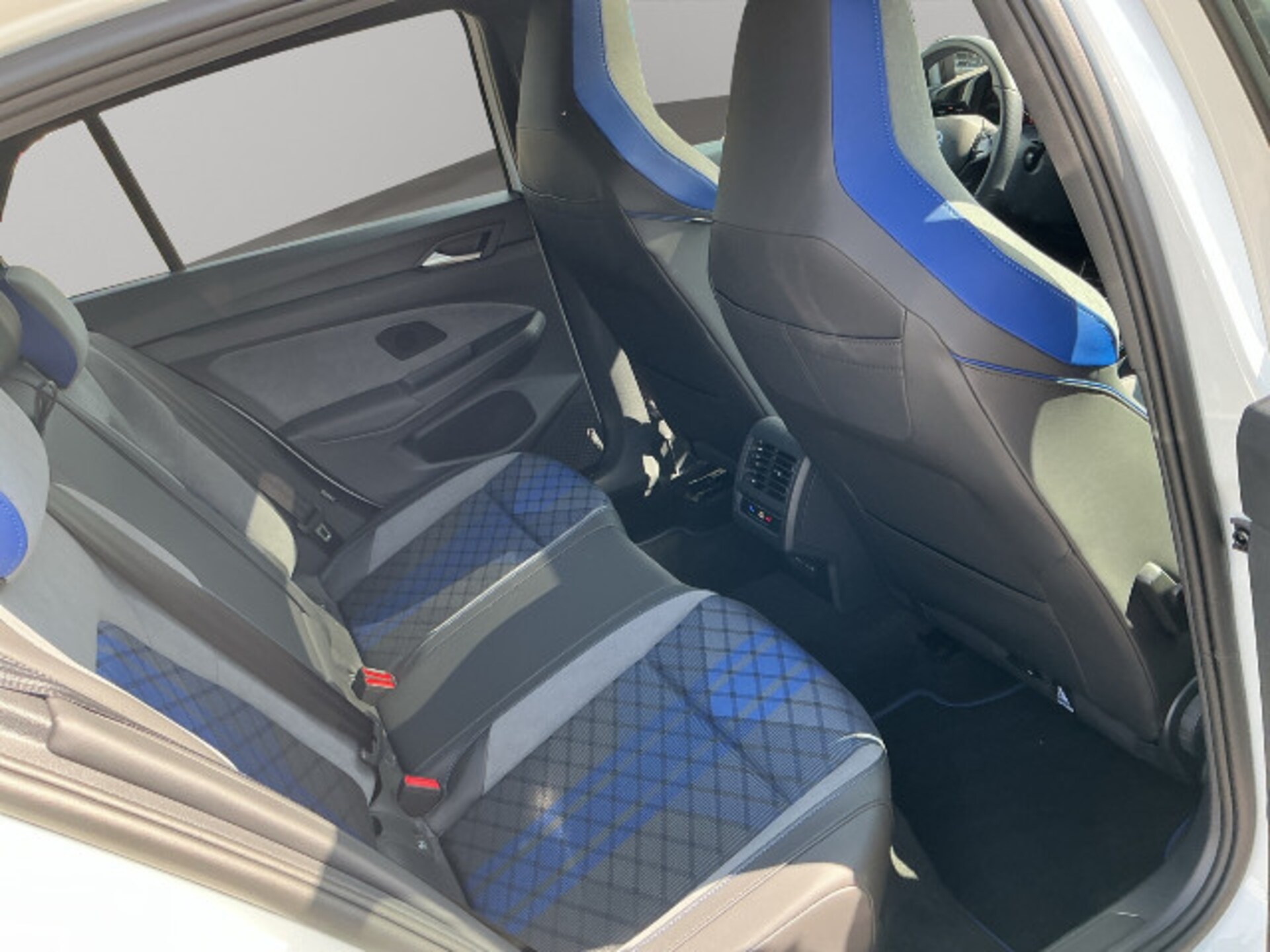 Volkswagen Golf R