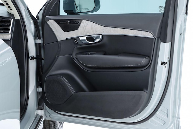2025 Volvo XC90 Ultra - Photo 32
