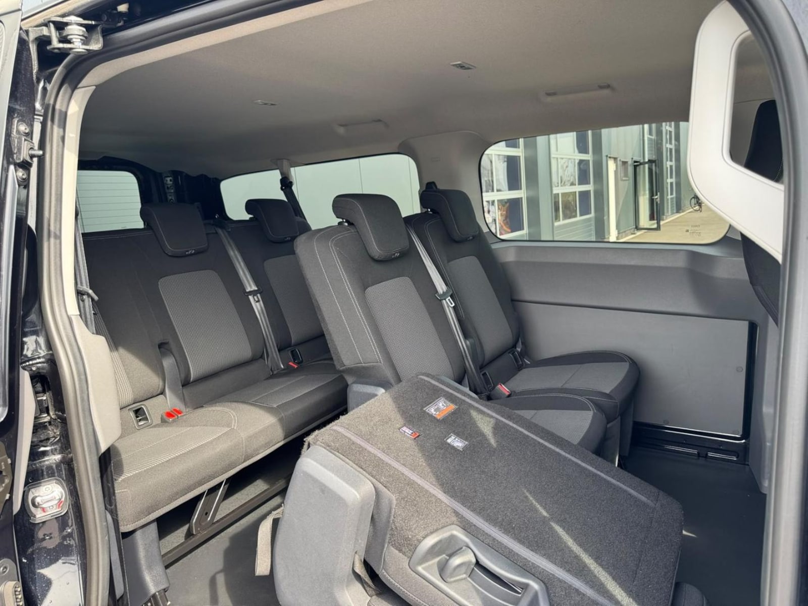 Volkswagen Transporter Kombi langer Radstand – Bild 18