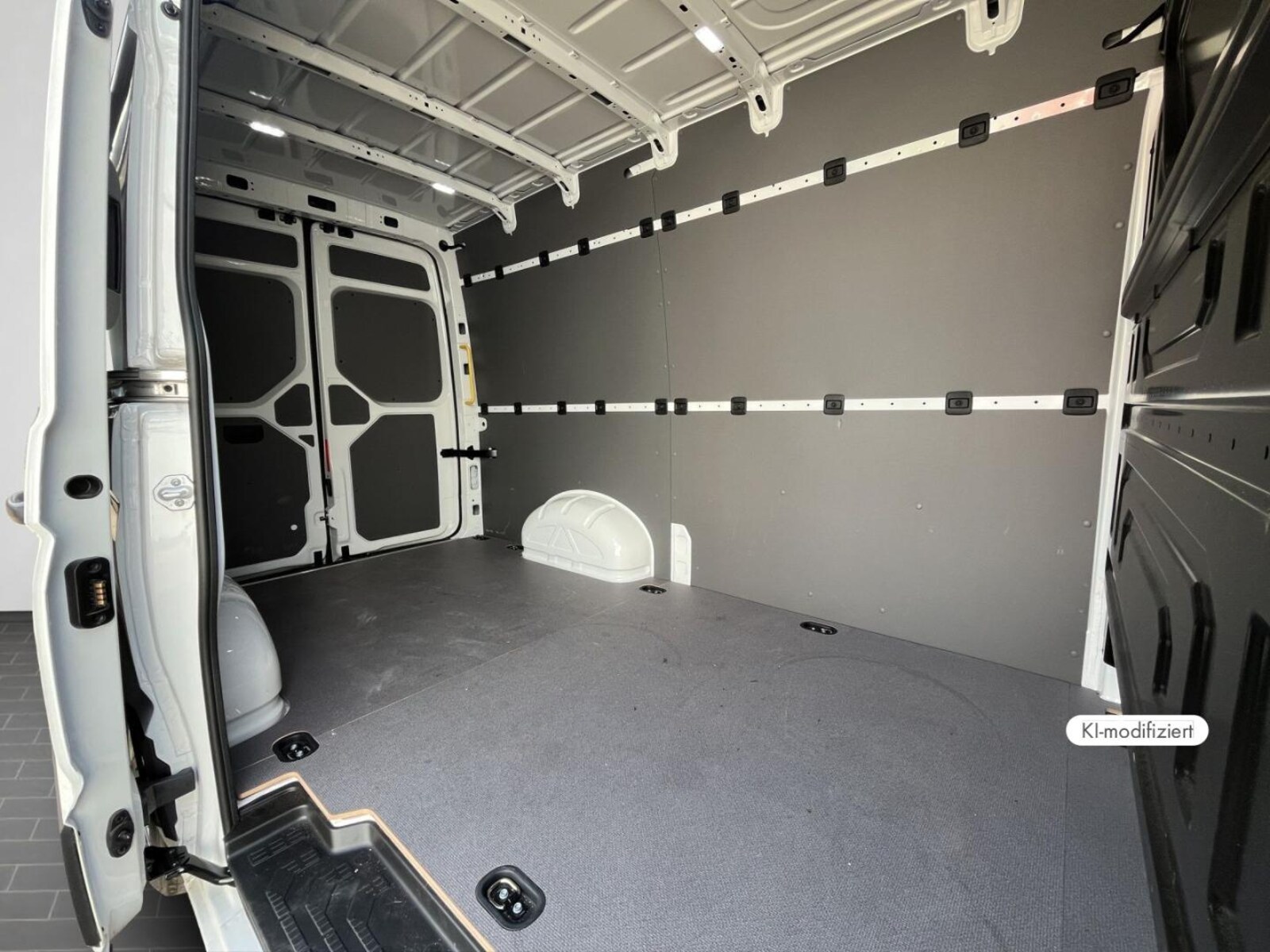 Volkswagen Crafter Kasten mittlerer Radstand – Bild 14