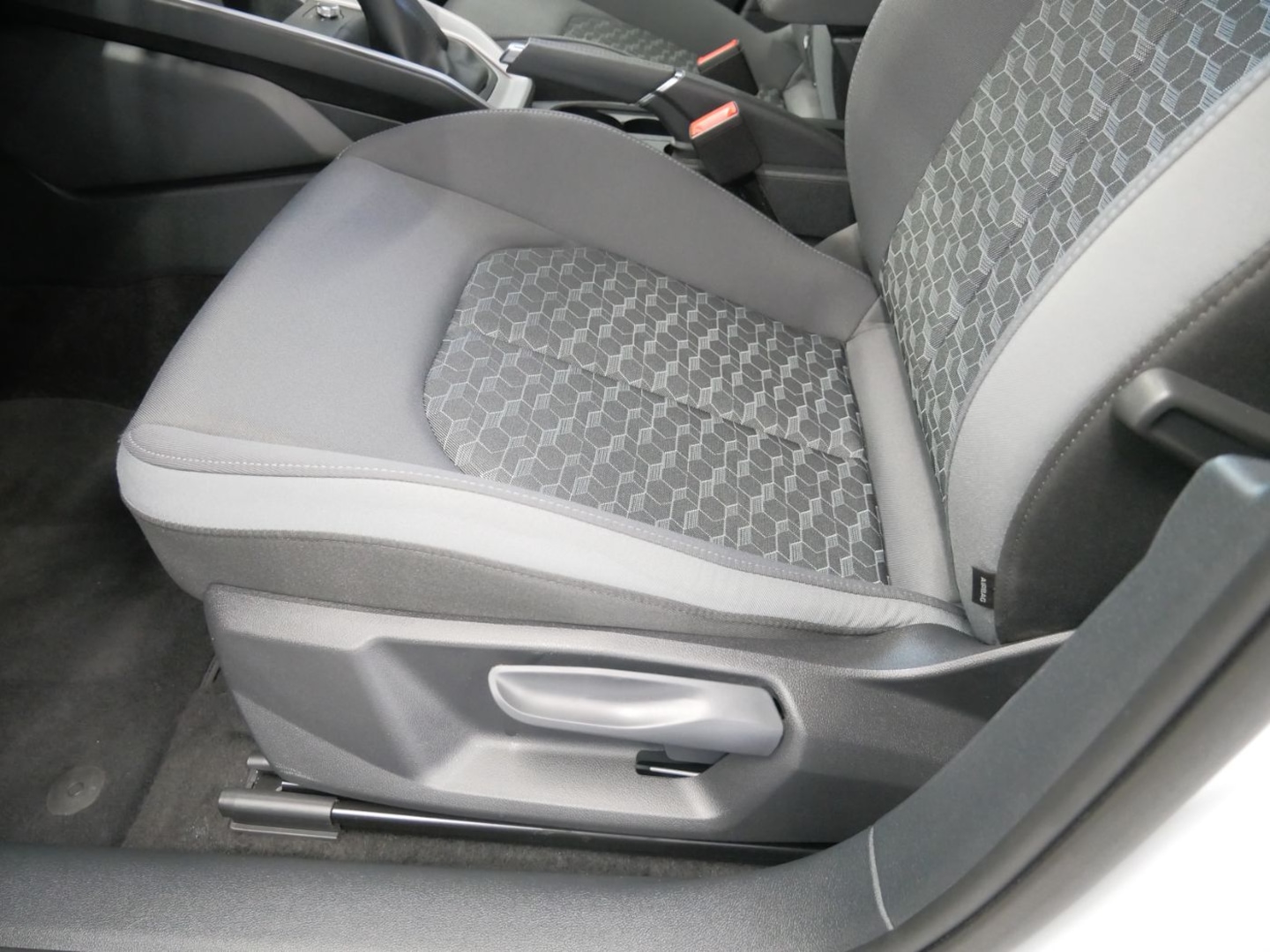 Bild über Audi A1 allstreet 30 TFSI Schaltgetriebe - für weitere Informationen kontaktieren Sie den Audi Partner