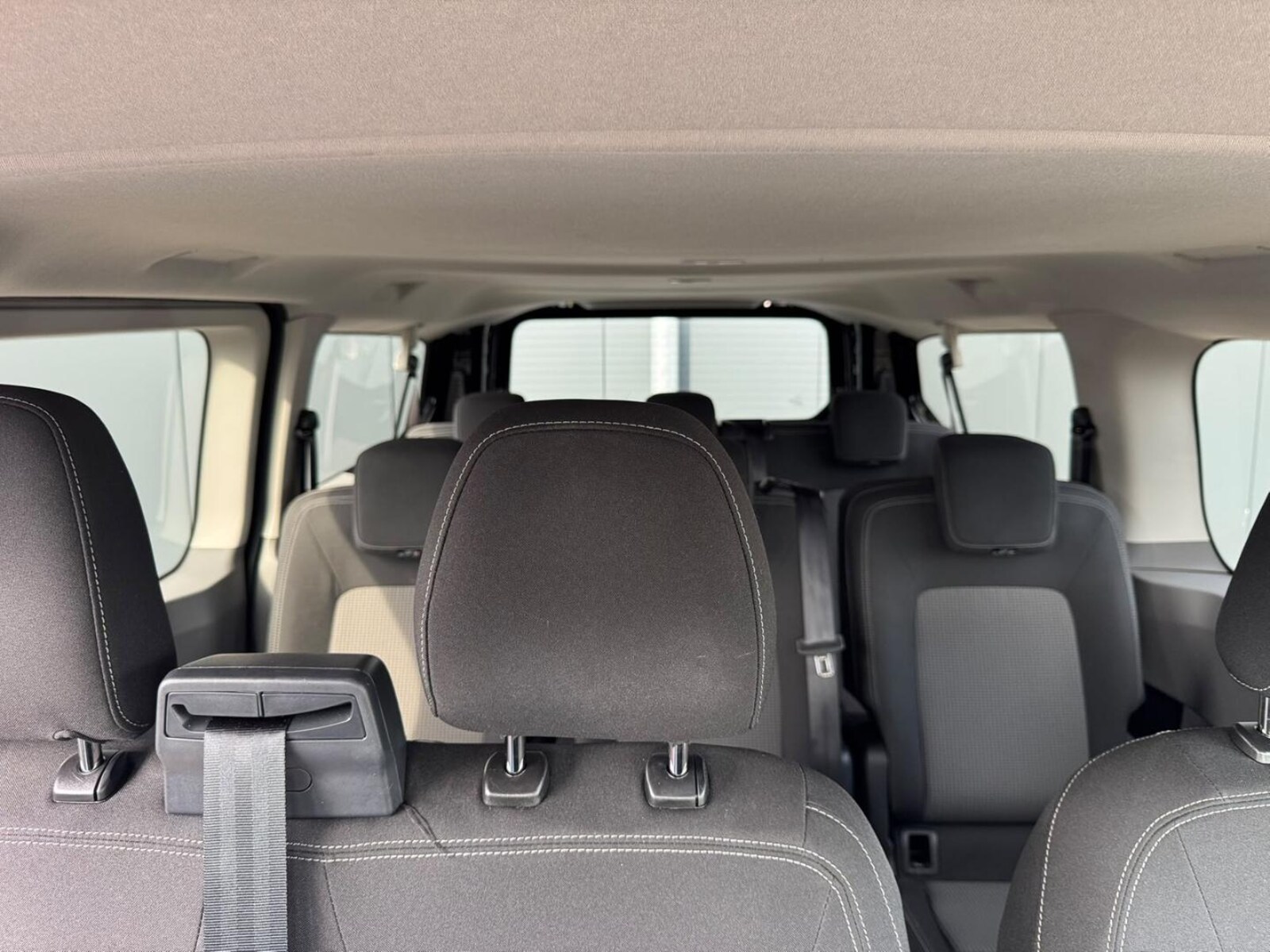 Volkswagen Transporter Kombi langer Radstand – Bild 19
