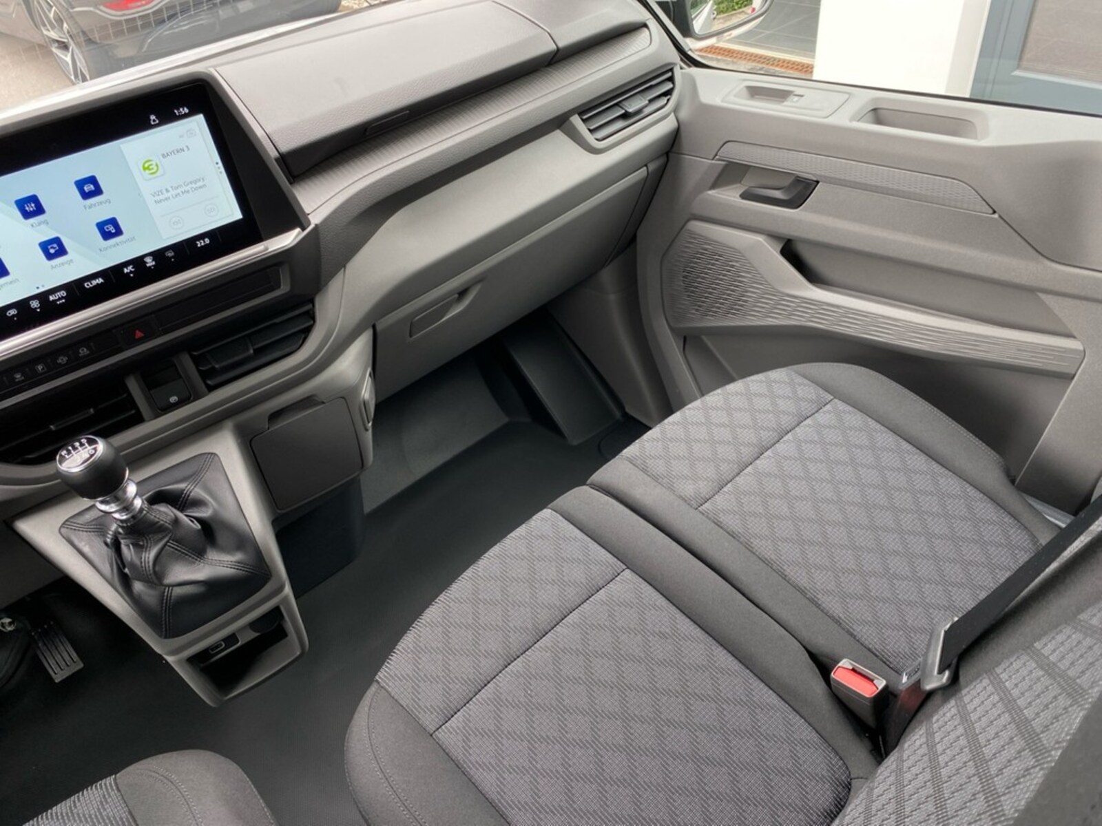 Volkswagen Transporter Kasten langer Radstand – Bild 8