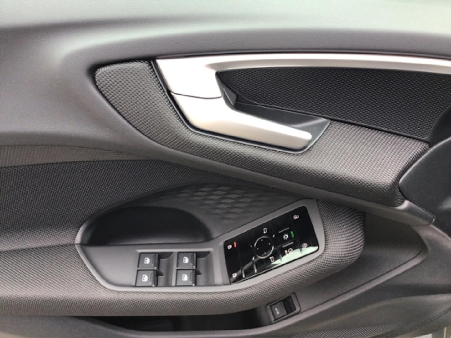 Bild über Audi A5 Avant TDI 150 kW S tronic - für weitere Informationen kontaktieren Sie den Audi Partner