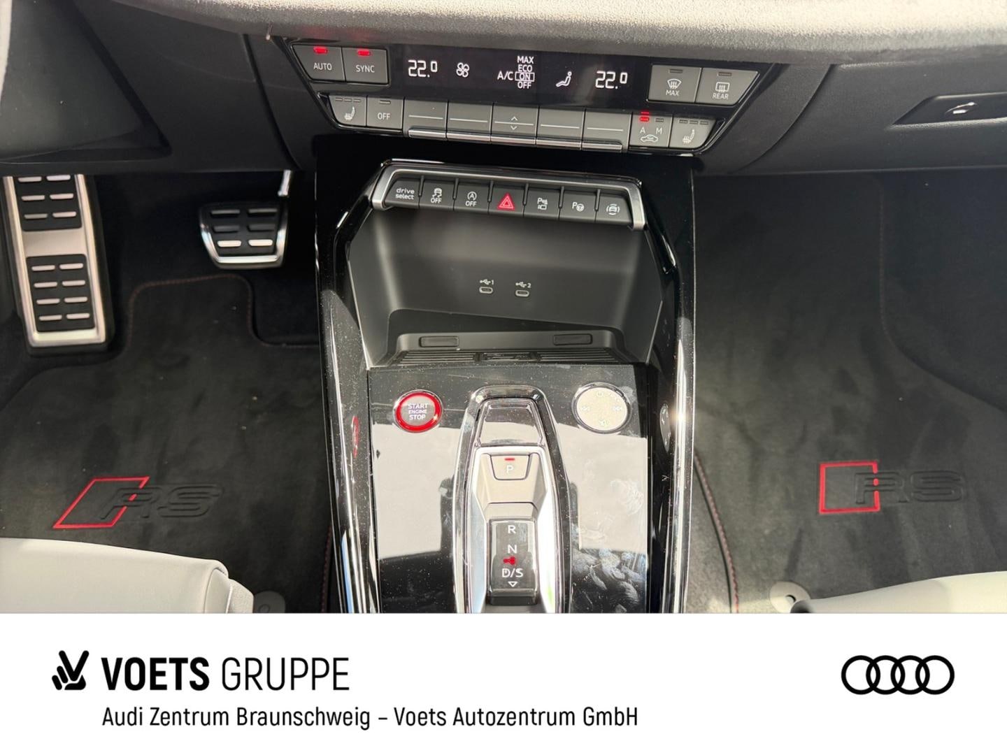 Bild über Audi RS 3 Limousine TFSI quattro 294 kW S tronic - für weitere Informationen kontaktieren Sie den Audi Partner