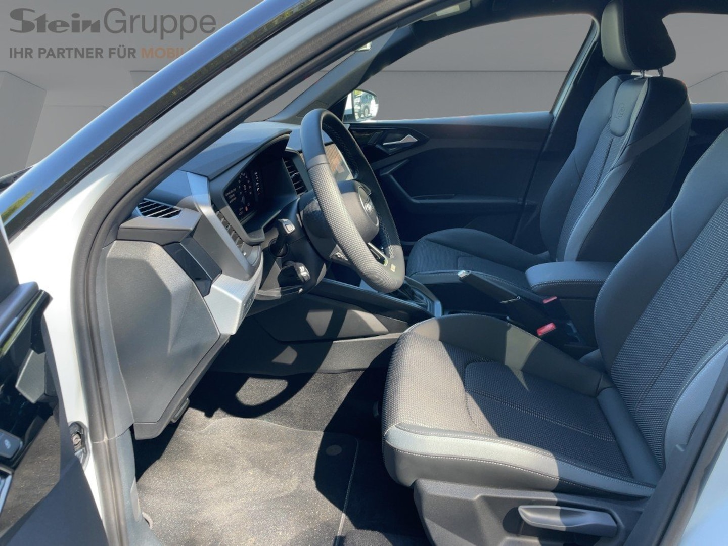 Bild über Audi A1 Sportback S line 35 TFSI S tronic - für weitere Informationen kontaktieren Sie den Audi Partner