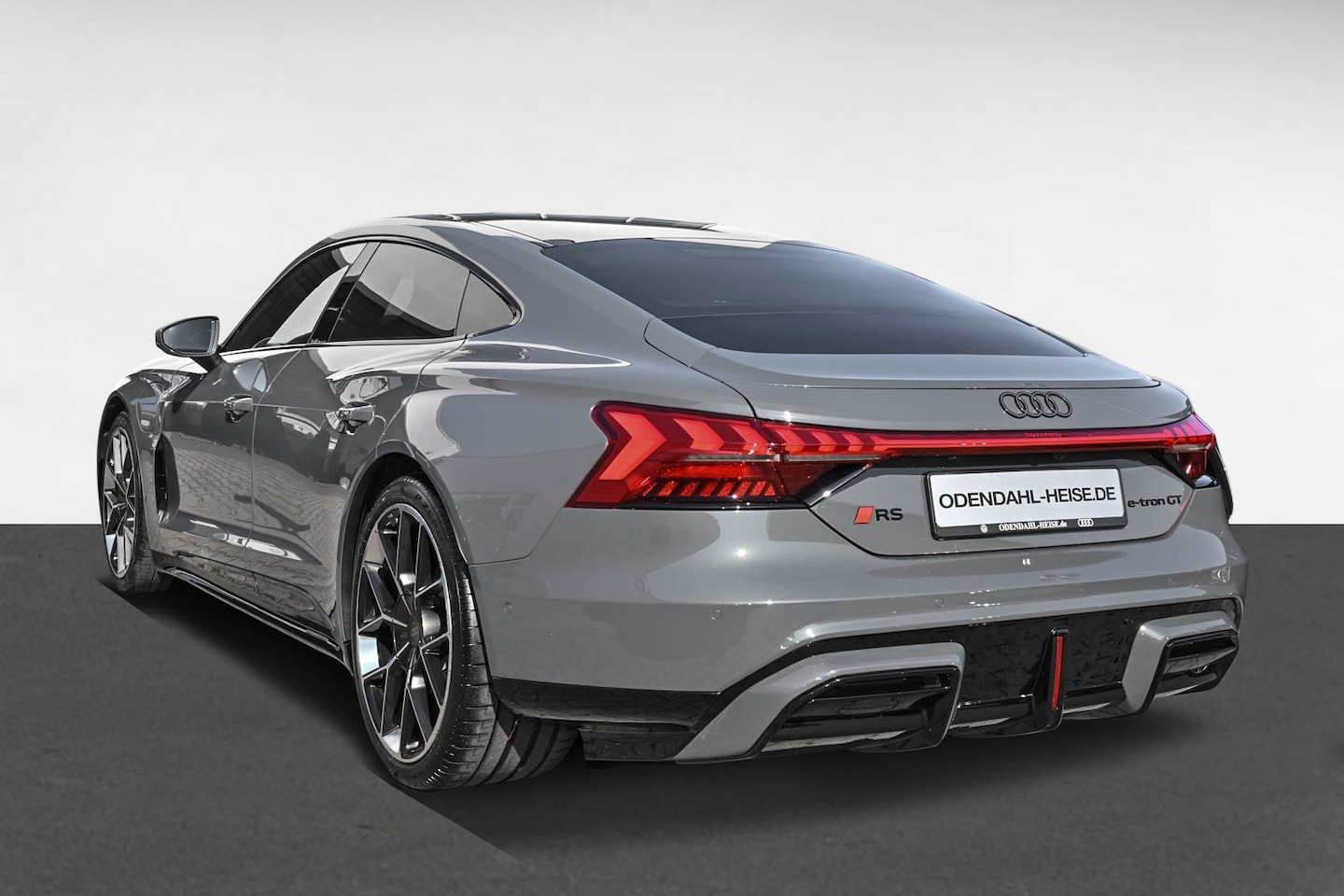 Bild über Audi RS e-tron GT e-tron quattro - für weitere Informationen kontaktieren Sie den Audi Partner