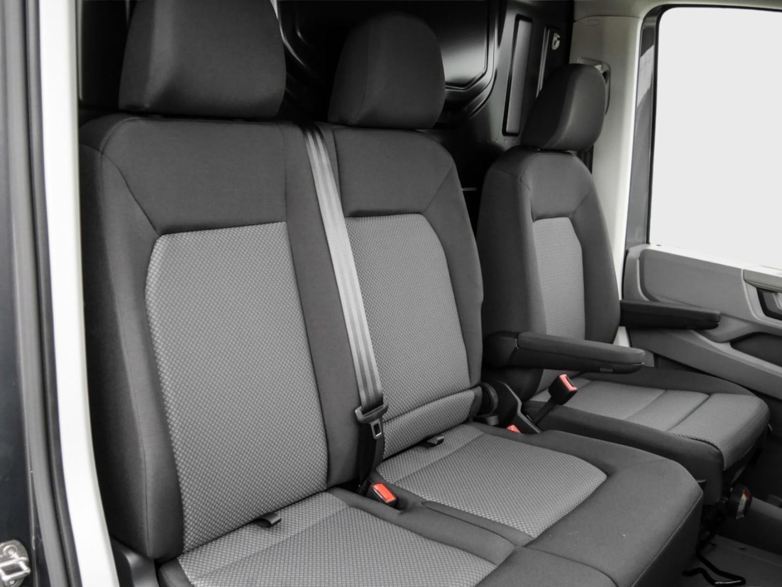 Volkswagen Crafter Kasten mittlerer Radstand – Bild 4