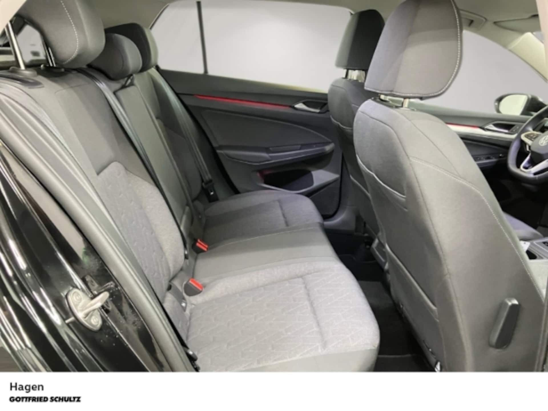 Volkswagen Golf Life