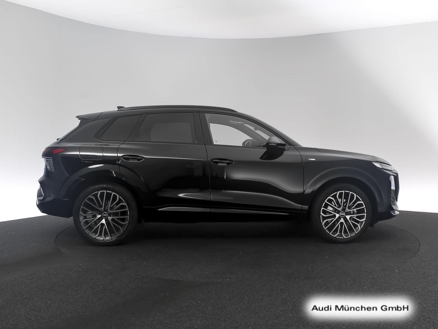 Bild über Audi Q3 SUV TFSI quattro 150 kW S tronic - für weitere Informationen kontaktieren Sie den Audi Partner
