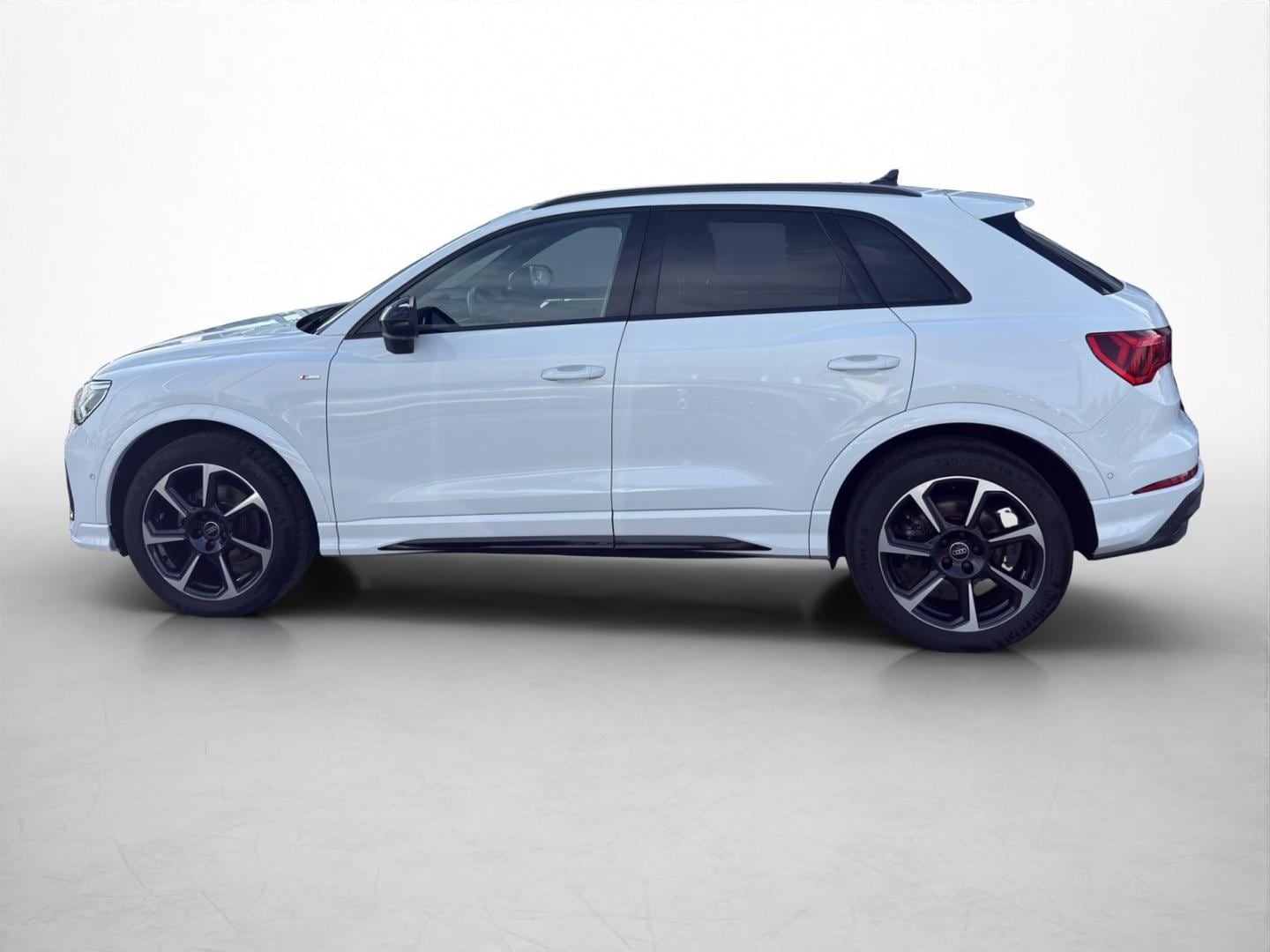 Bild über Audi Q3 S line 35 TFSI S tronic - für weitere Informationen kontaktieren Sie den Audi Partner