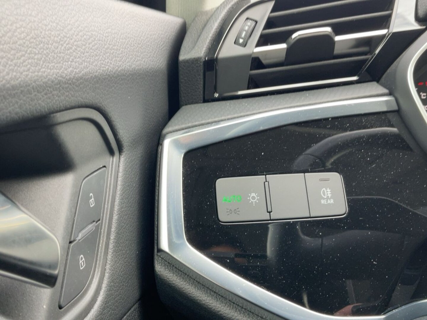 Bild über Audi Q3 35 TFSI S tronic - für weitere Informationen kontaktieren Sie den Audi Partner