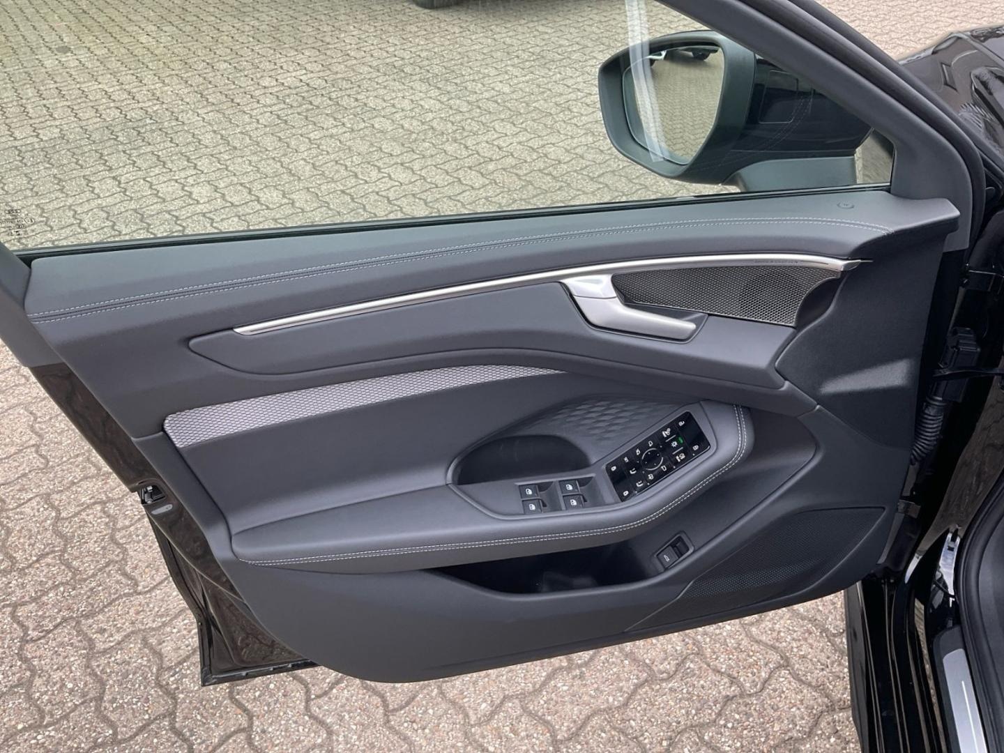 Bild über Audi A6 Avant TFSI quattro 270 kW S tronic - für weitere Informationen kontaktieren Sie den Audi Partner