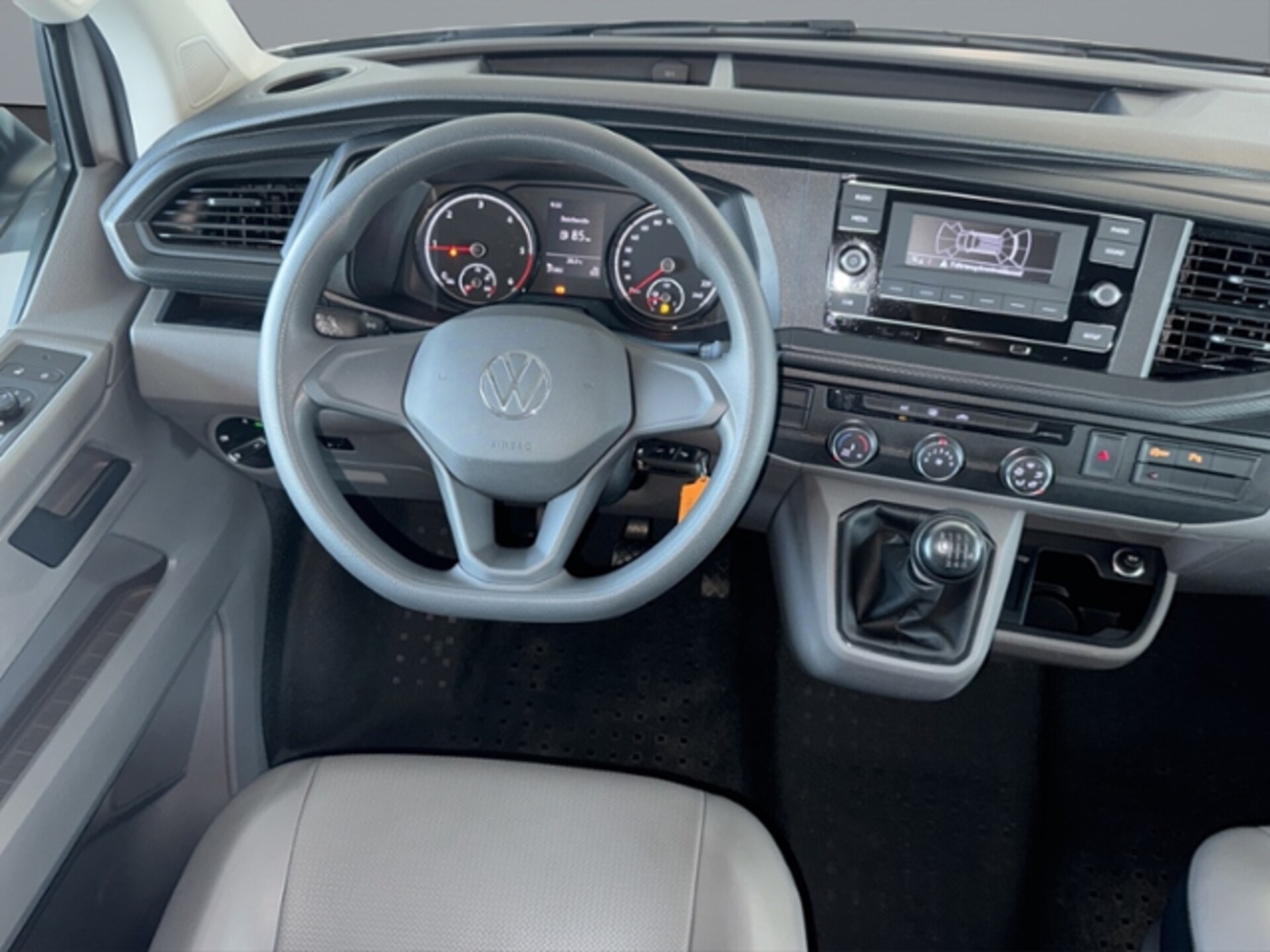 Volkswagen T6.1 Transporter Kombi langer Radstand