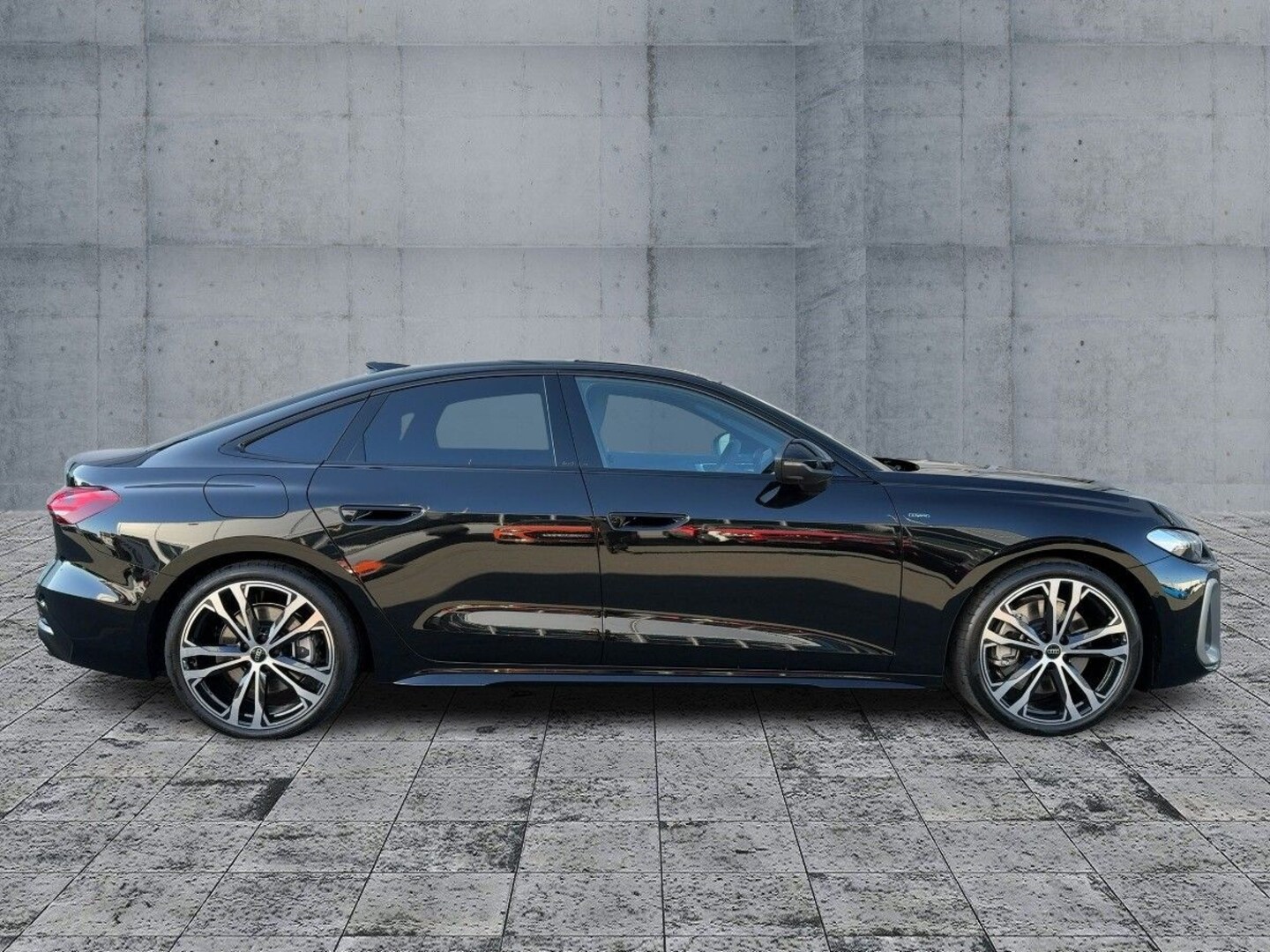 Bild über Audi A5 Limousine e-hybrid e-hybrid quattro 220 kW S tronic - für weitere Informationen kontaktieren Sie den Audi Partner