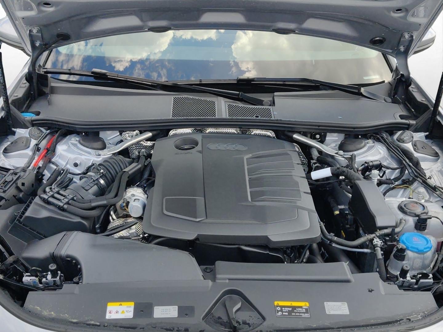 Bild über Audi A5 Avant TDI 150 kW S tronic - für weitere Informationen kontaktieren Sie den Audi Partner