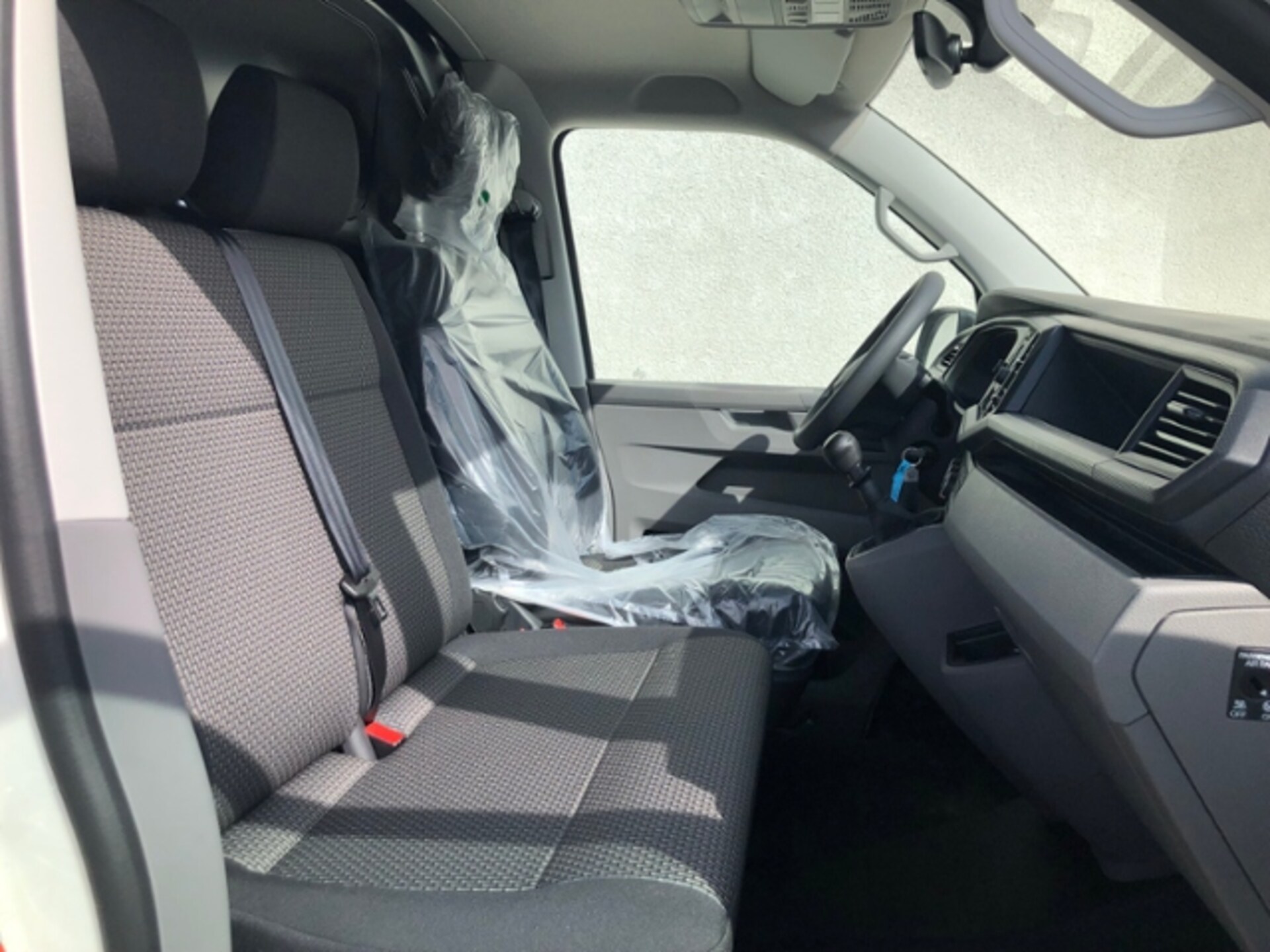 Volkswagen T6.1 Transporter Kasten langer Radstand