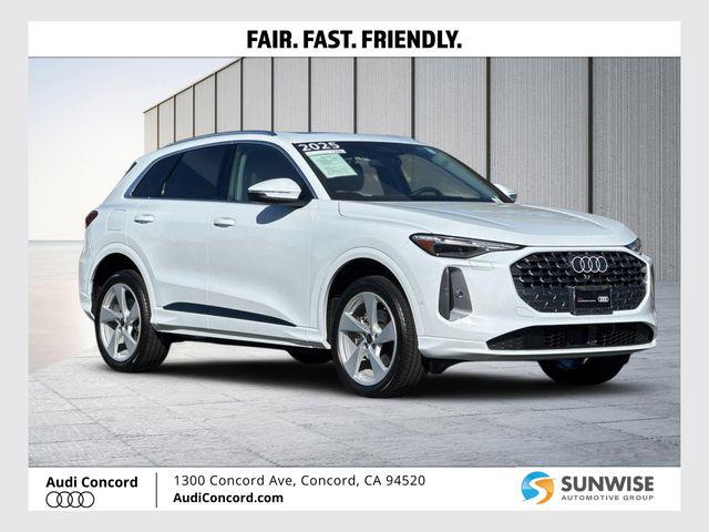 2025 Audi Q5 40 Premium Plus's photo
