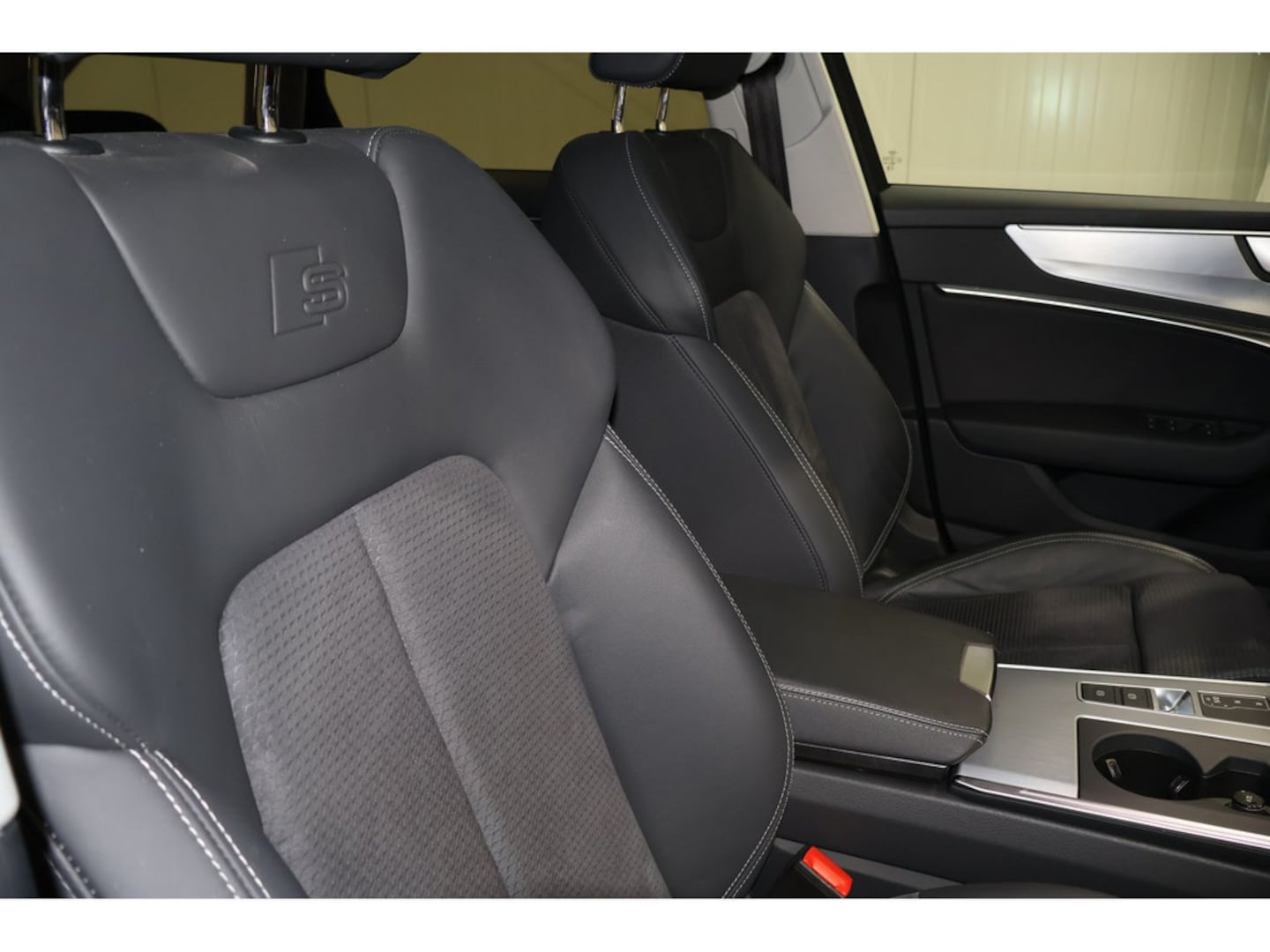 Bild über Audi S6 Avant TDI quattro tiptronic - für weitere Informationen kontaktieren Sie den Audi Partner
