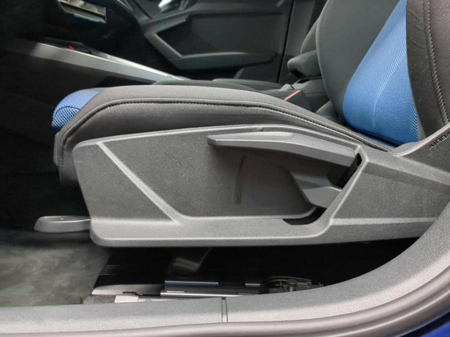 Bild über Audi A3 Limousine advanced 30 TFSI S tronic - für weitere Informationen kontaktieren Sie den Audi Partner