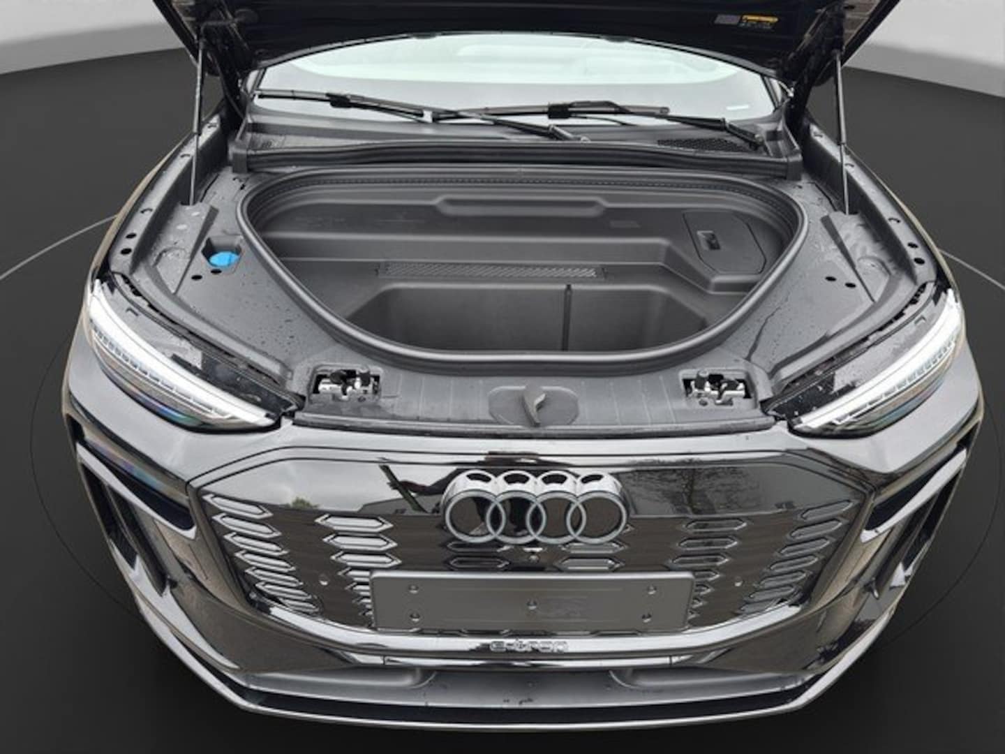 Bild über Audi Q6 SUV e-tron S line business e-tron quattro 315 kW - für weitere Informationen kontaktieren Sie den Audi Partner