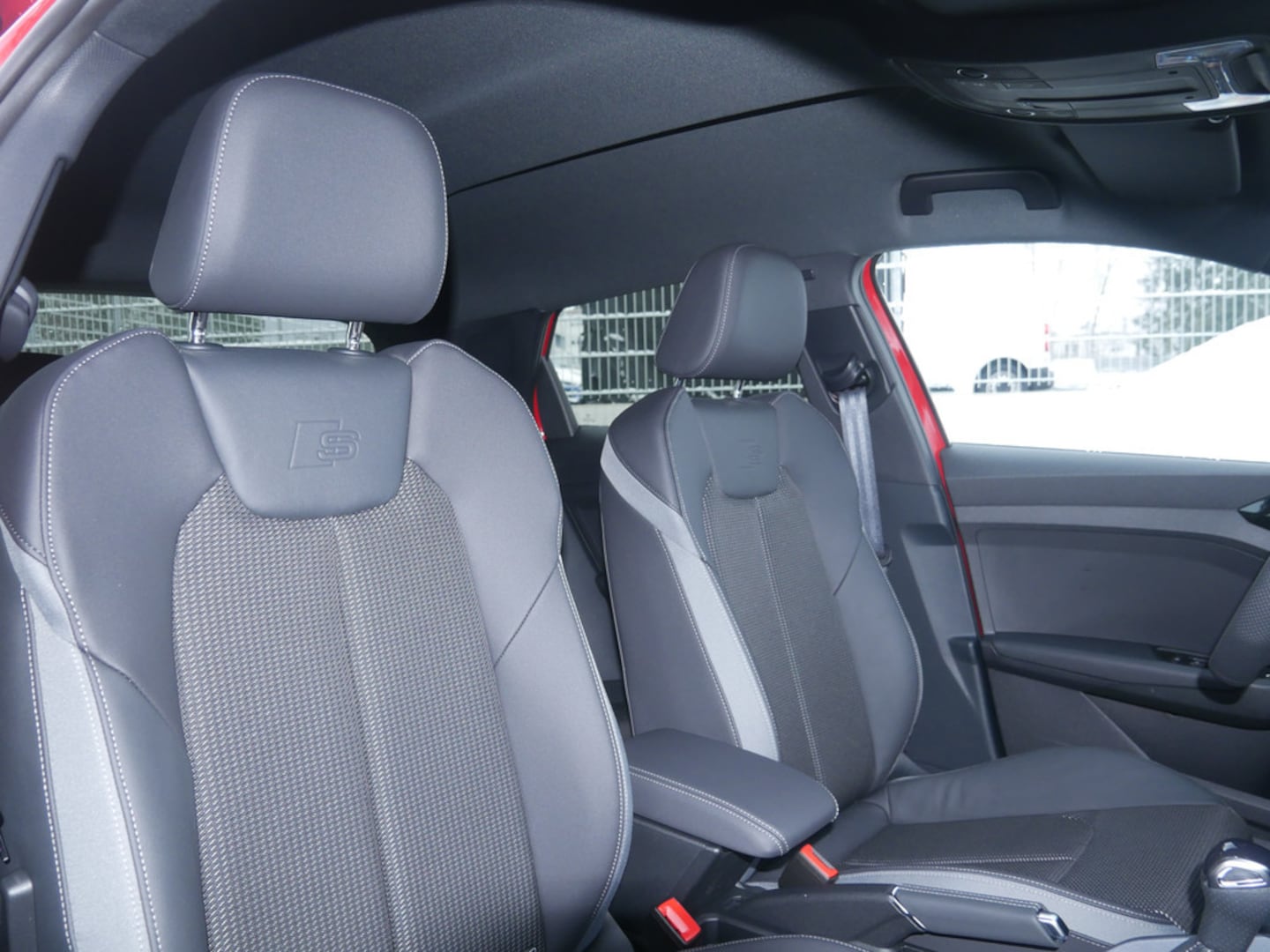 Bild über Audi A1 Sportback S line 35 TFSI S tronic - für weitere Informationen kontaktieren Sie den Audi Partner