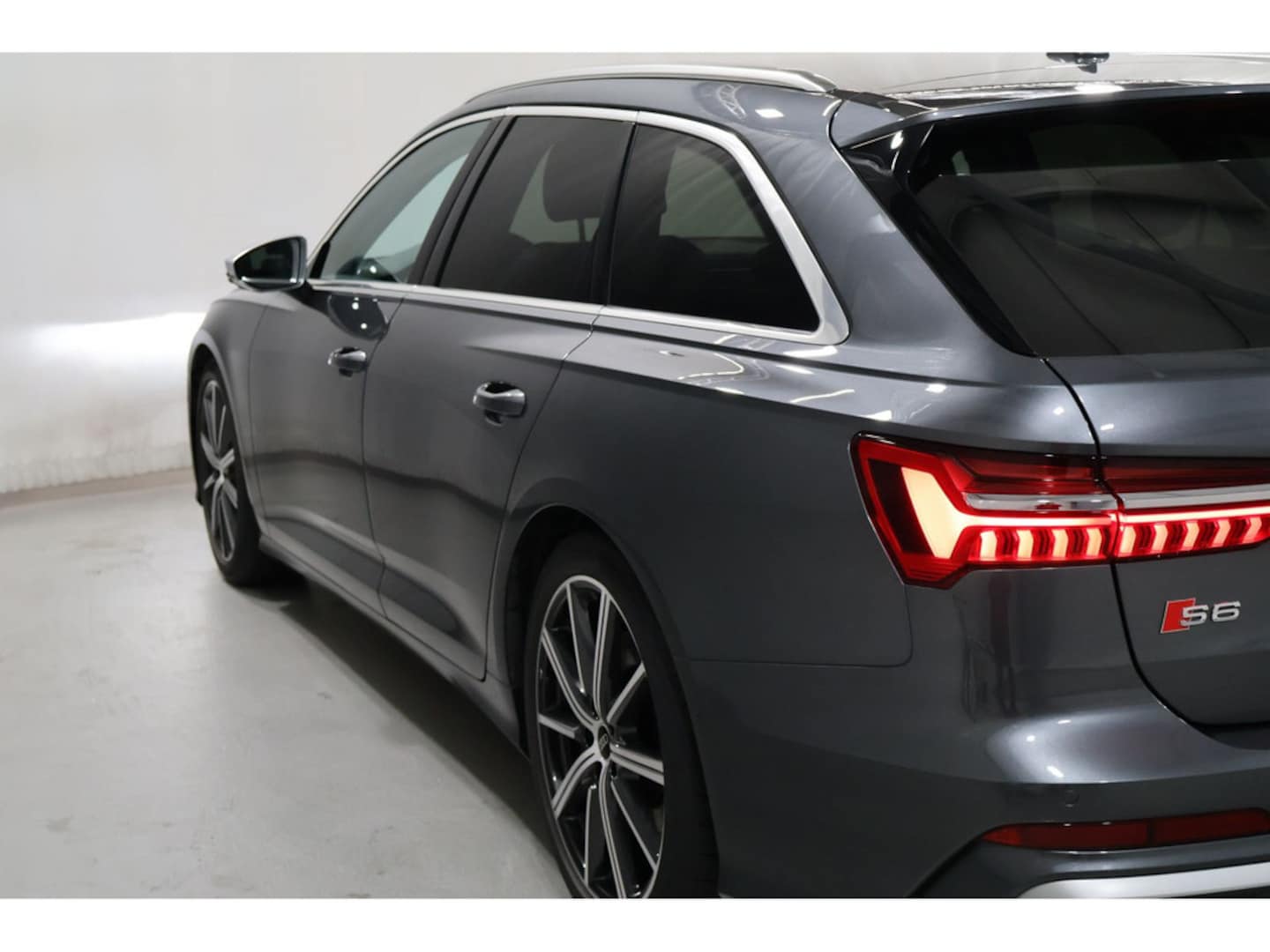 Bild über Audi S6 Avant TDI quattro tiptronic - für weitere Informationen kontaktieren Sie den Audi Partner
