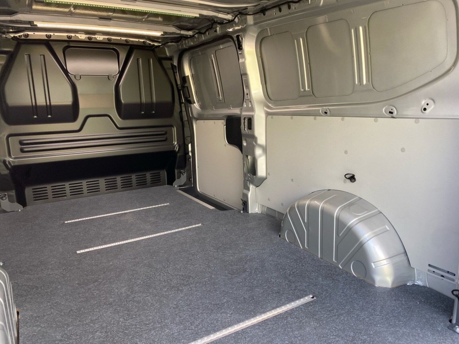 Volkswagen Transporter Kasten langer Radstand – Bild 17