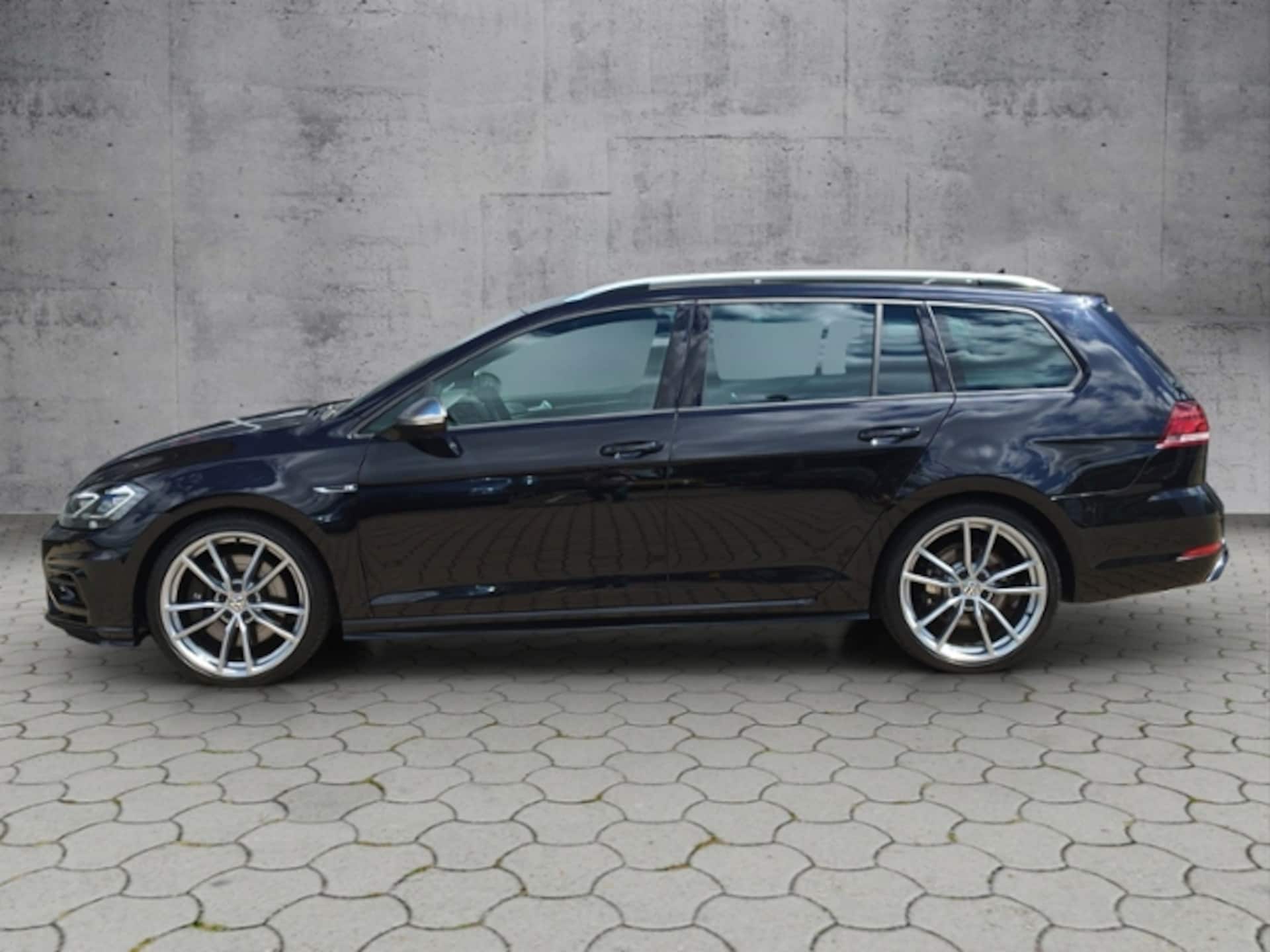 Volkswagen Golf Variant R