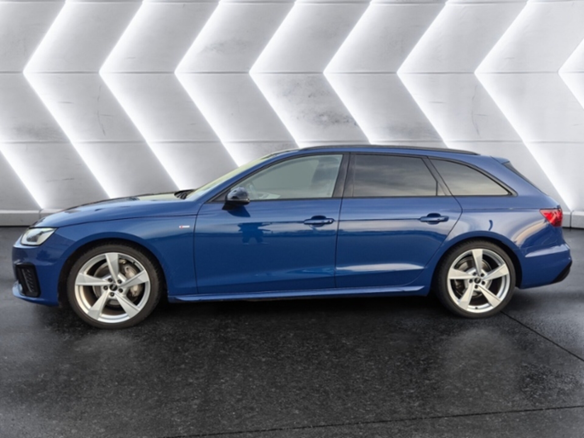 Audi A4 Avant S line