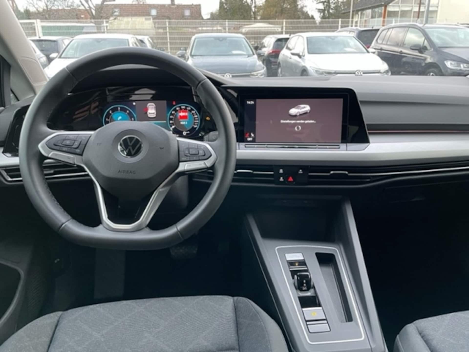 Volkswagen Golf Life