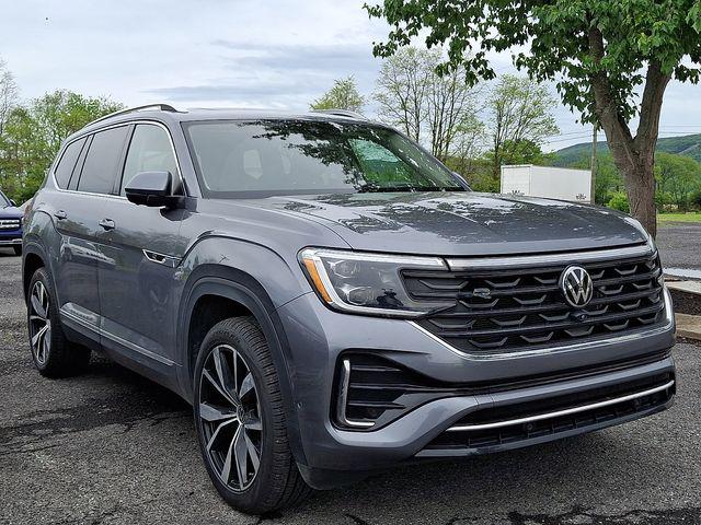 2024 Volkswagen Atlas 2.0T SEL Premium R-Line 4MOTION's photo