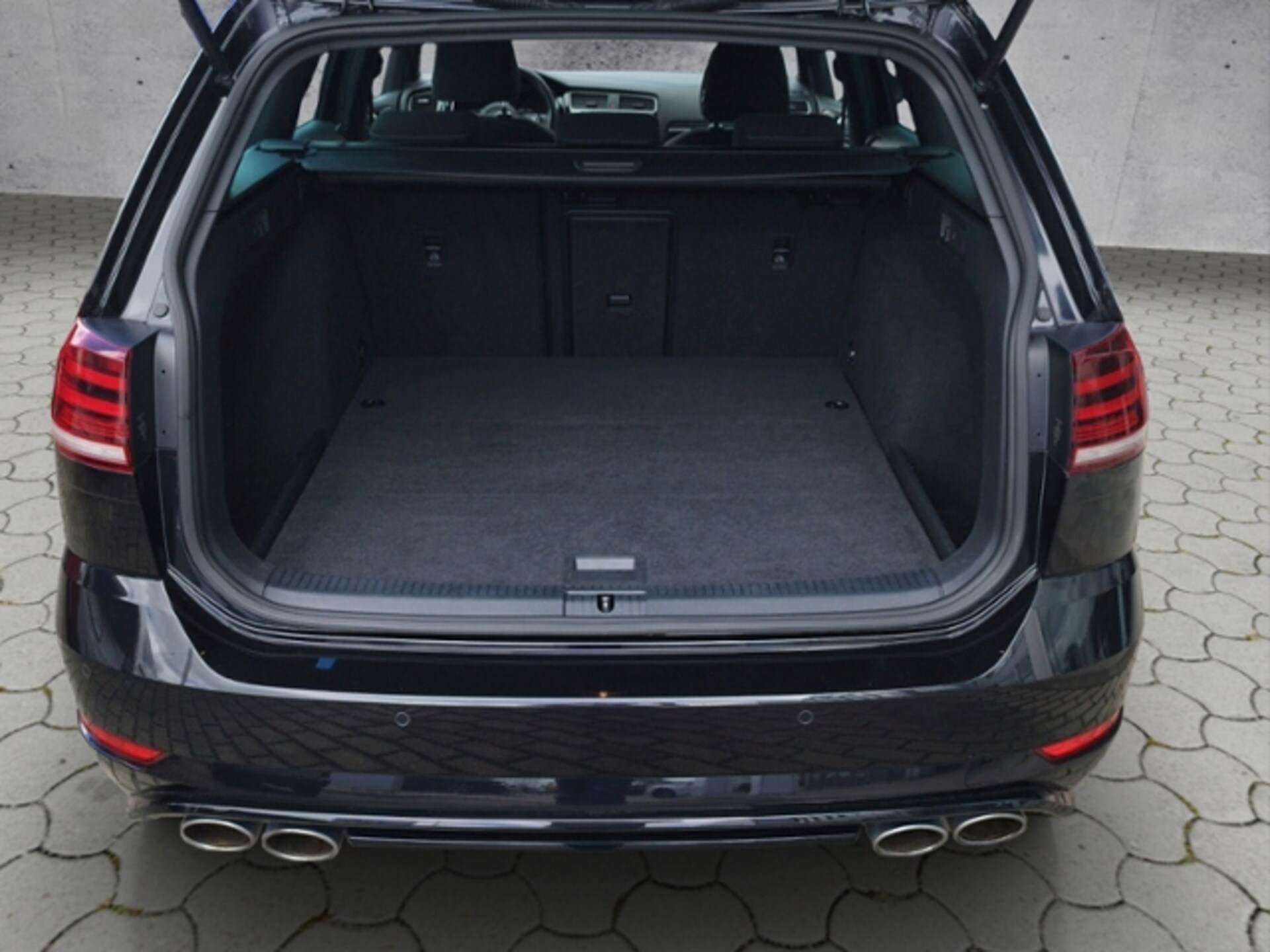 Volkswagen Golf Variant R