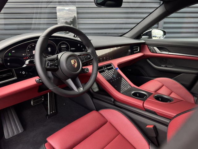 2025 Porsche Taycan