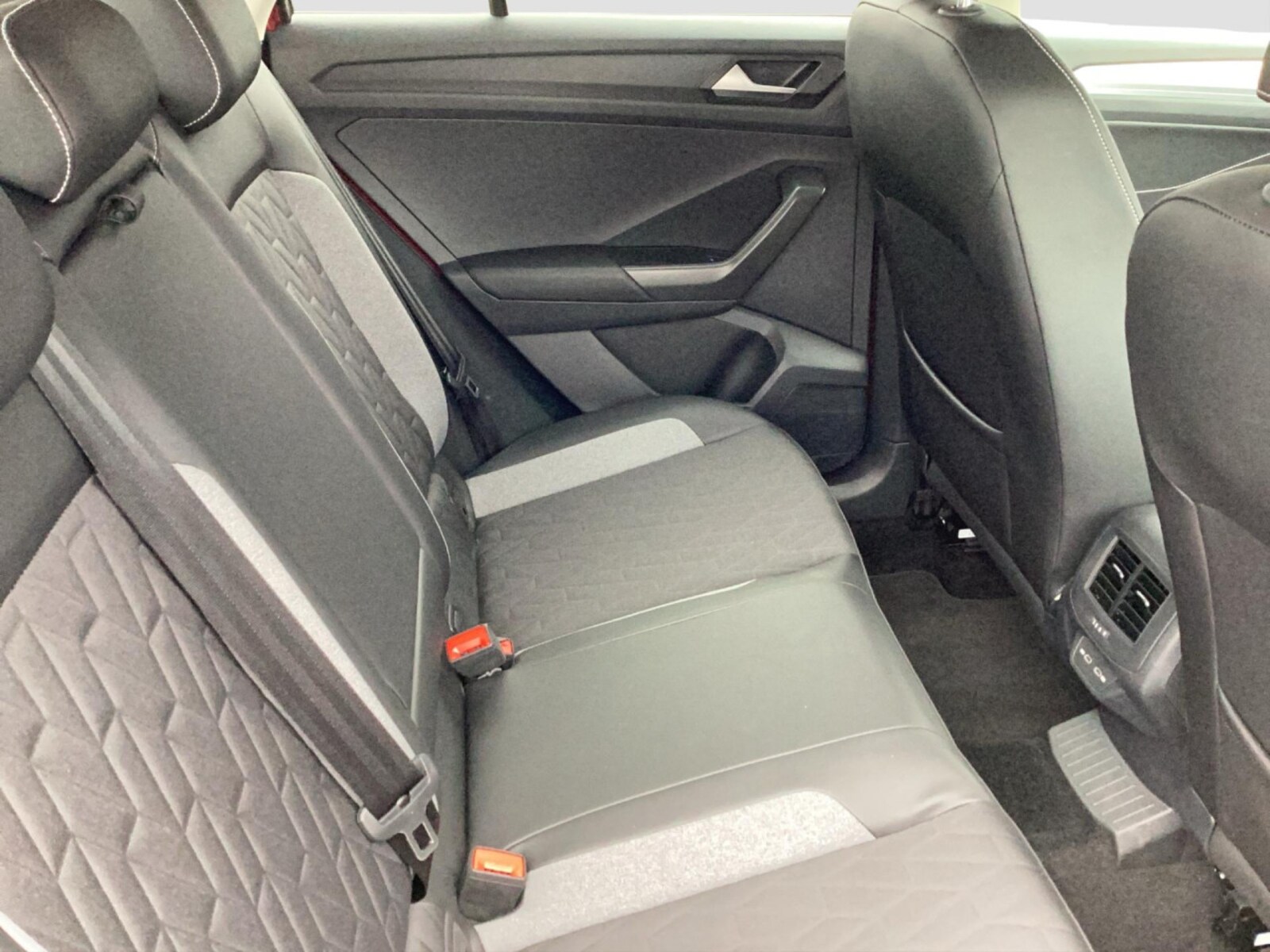 Volkswagen T-Roc – Bild 12
