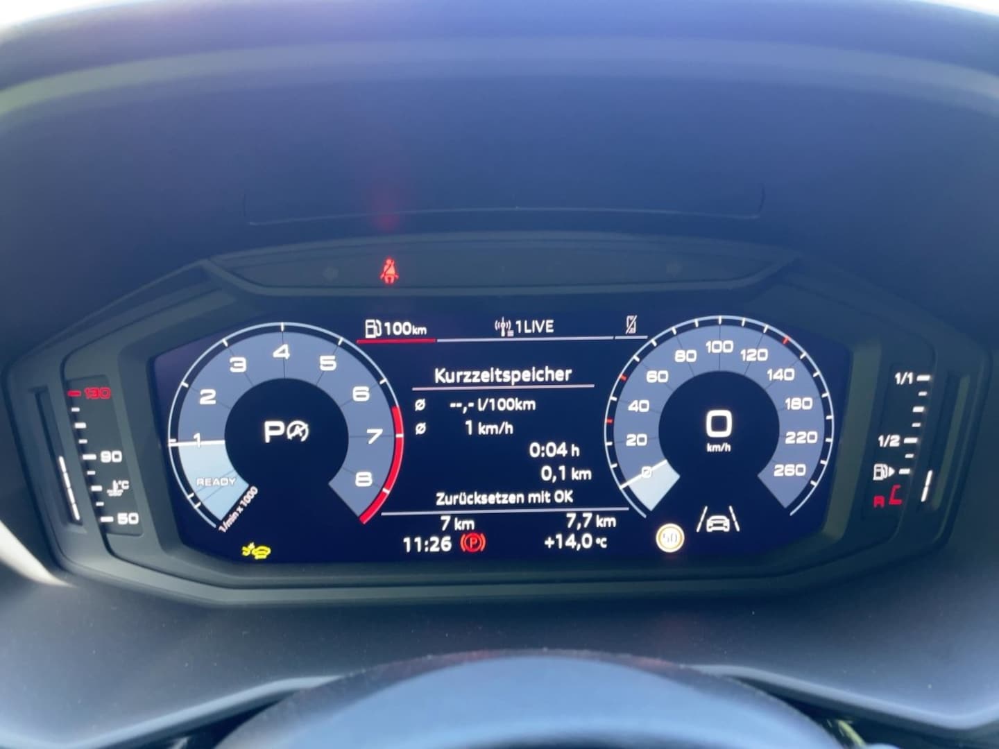 Bild über Audi A1 Sportback S line 35 TFSI S tronic - für weitere Informationen kontaktieren Sie den Audi Partner