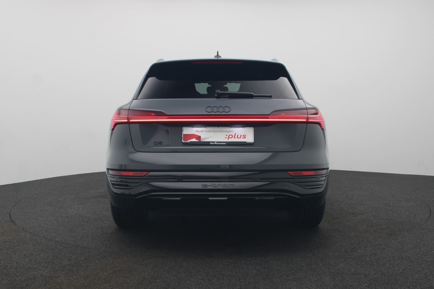 Bild über Audi Q8 e-tron advanced 55 e-tron quattro - für weitere Informationen kontaktieren Sie den Audi Partner