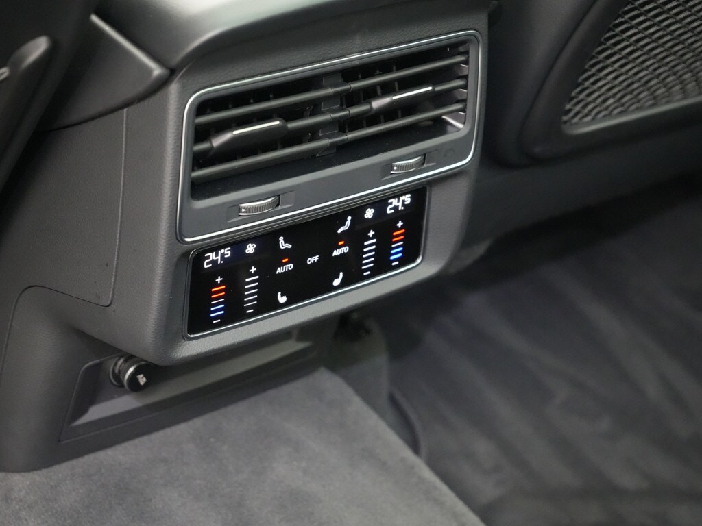 Image about Audi SQ7 TFSI quattro tiptronic