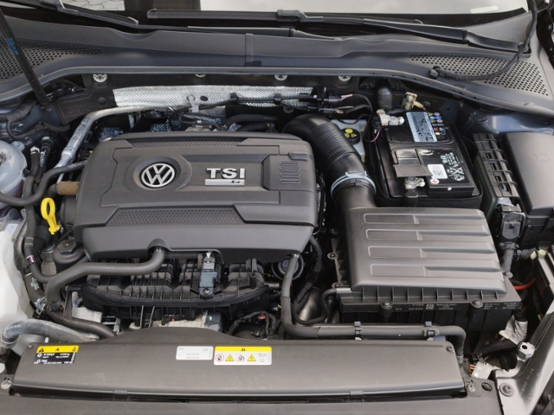 Volkswagen Golf Variant R