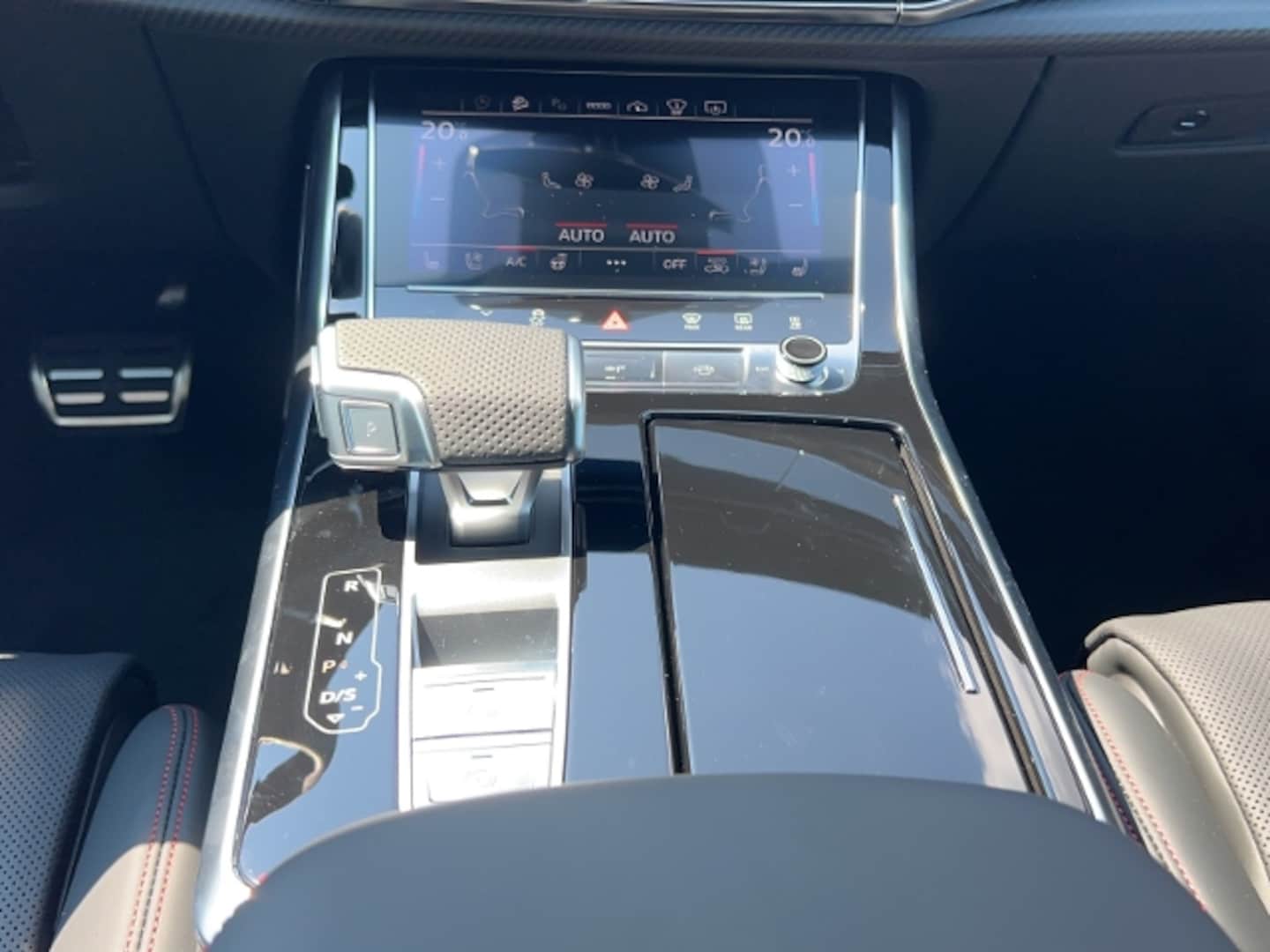 Bild über Audi SQ7 SUV TFSI quattro tiptronic - für weitere Informationen kontaktieren Sie den Audi Partner
