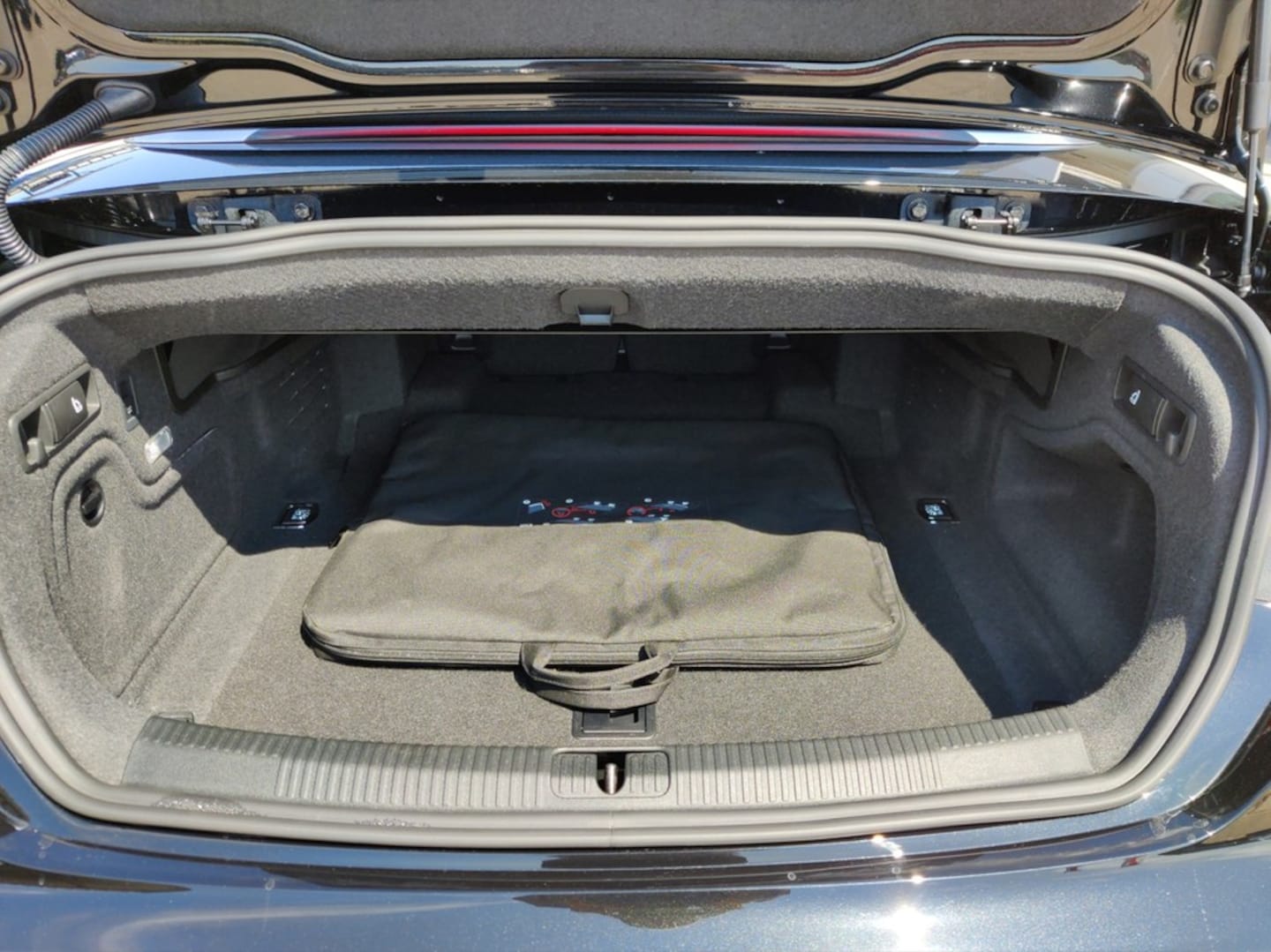 Bild über Audi S5 Cabriolet TFSI quattro tiptronic - für weitere Informationen kontaktieren Sie den Audi Partner