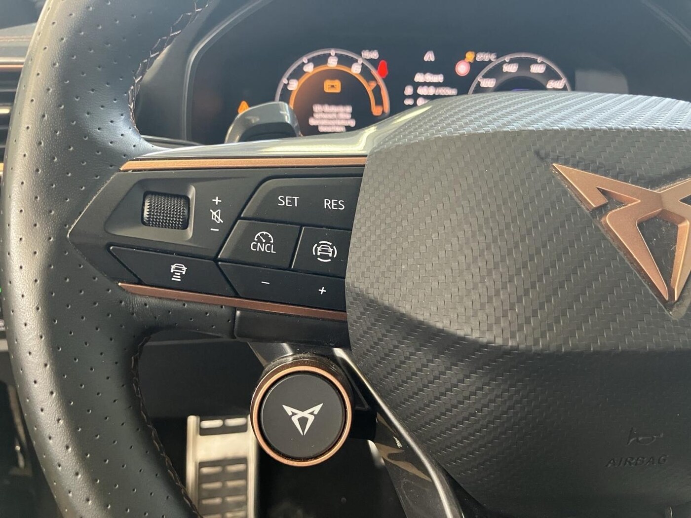 CUPRA Leon Sportstourer 1.5 eTSI DSG 110 kW (150 CV) — photo 9