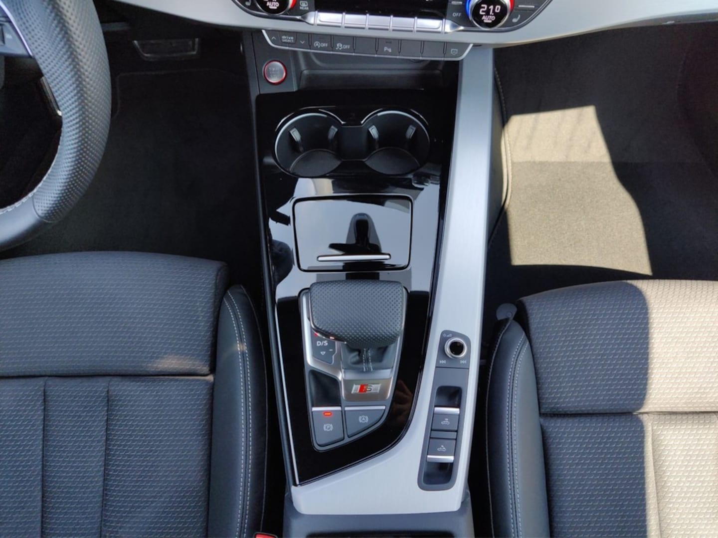 Bild über Audi S5 Cabriolet TFSI quattro tiptronic - für weitere Informationen kontaktieren Sie den Audi Partner