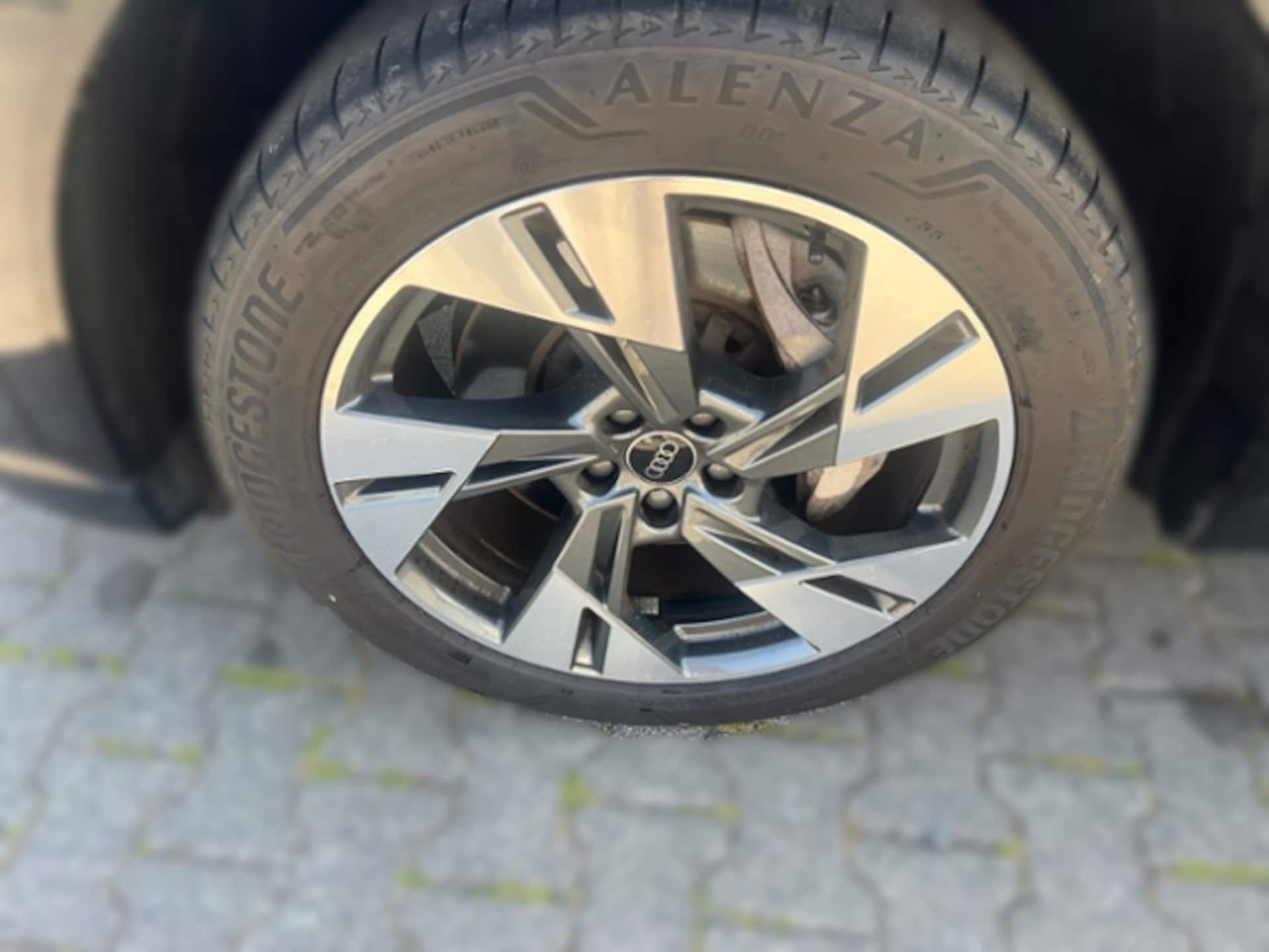 Audi e-tron S line